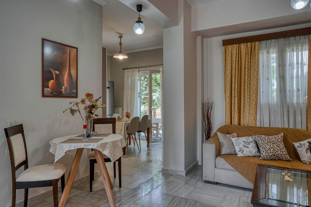 La Casa De Cambo Villa Gaitani Екстериор снимка