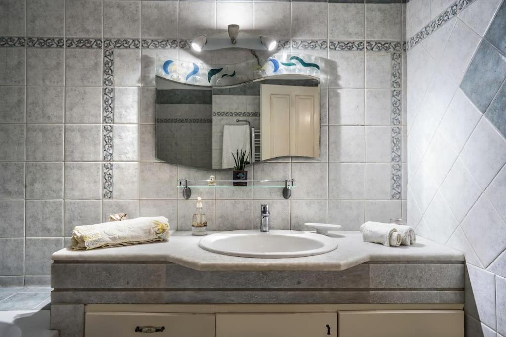 La Casa De Cambo Villa Gaitani Екстериор снимка